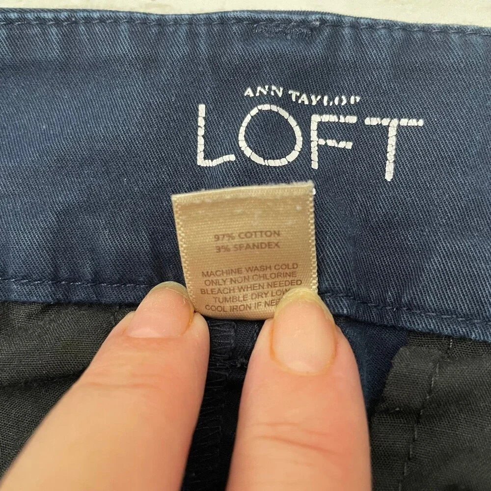 Women’s Blue Navy Anne Taylor LOFT Trousers Slacks Pants Size 4 Curvy Crop